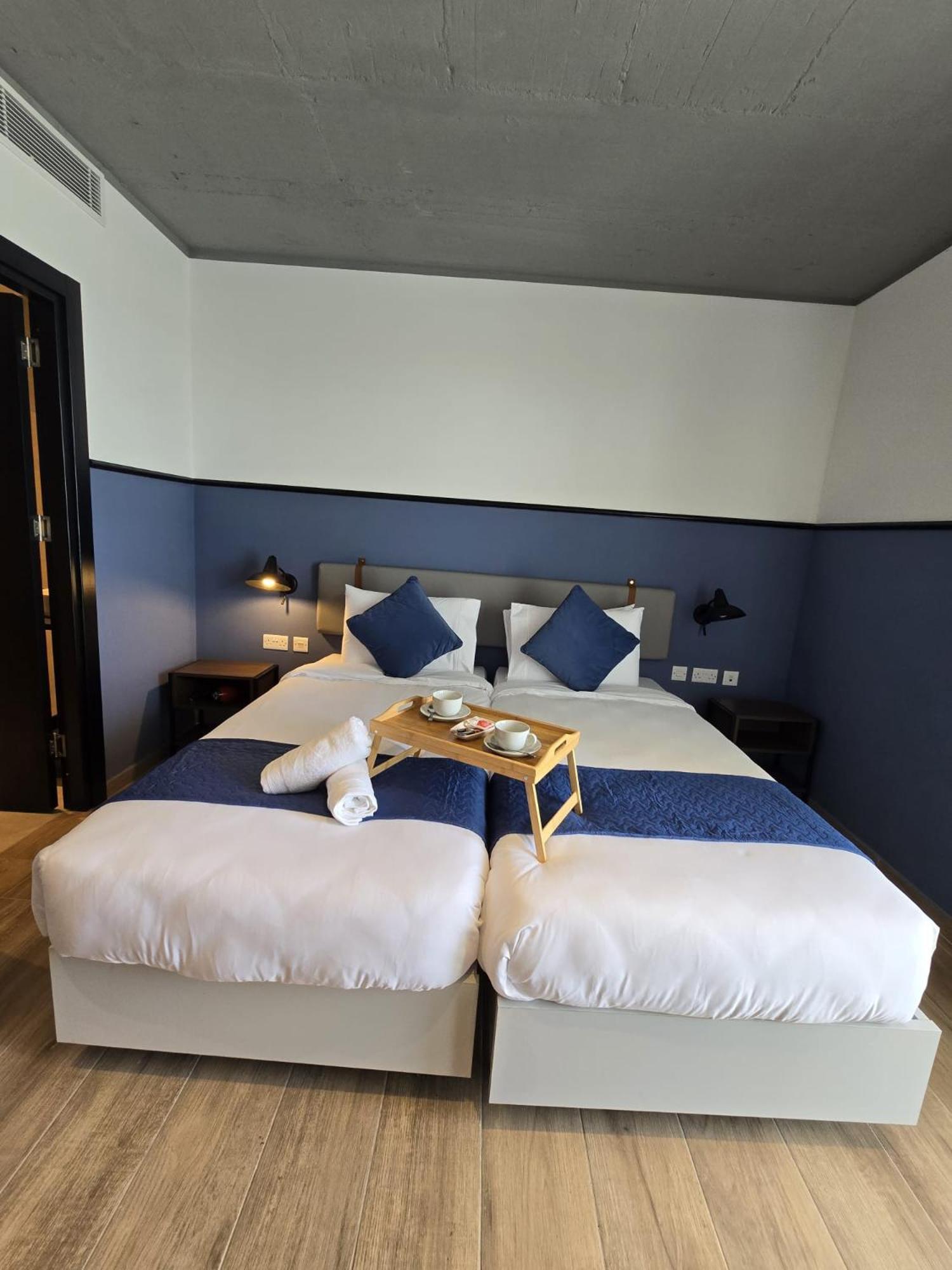 South32 Hotel Birżebbuġa エクステリア 写真
