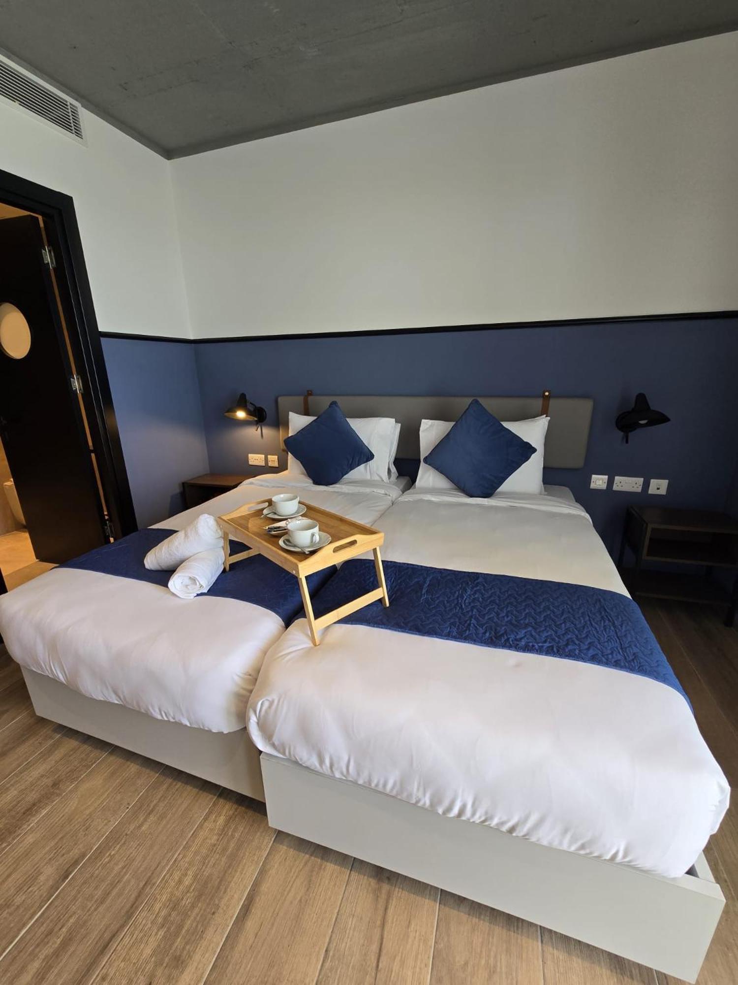 South32 Hotel Birżebbuġa エクステリア 写真