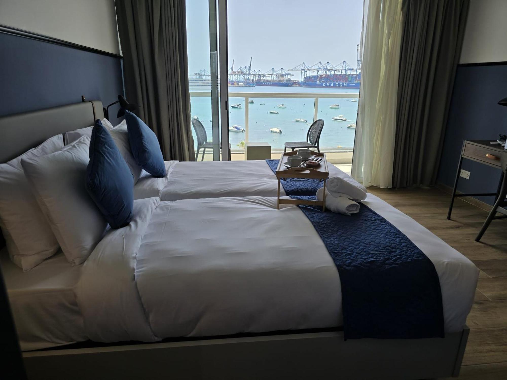 South32 Hotel Birżebbuġa エクステリア 写真