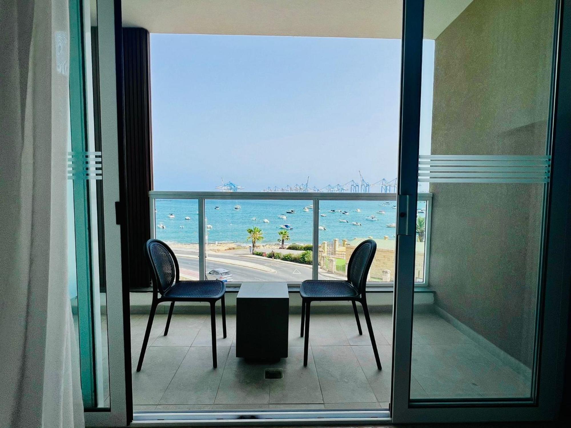 South32 Hotel Birżebbuġa エクステリア 写真